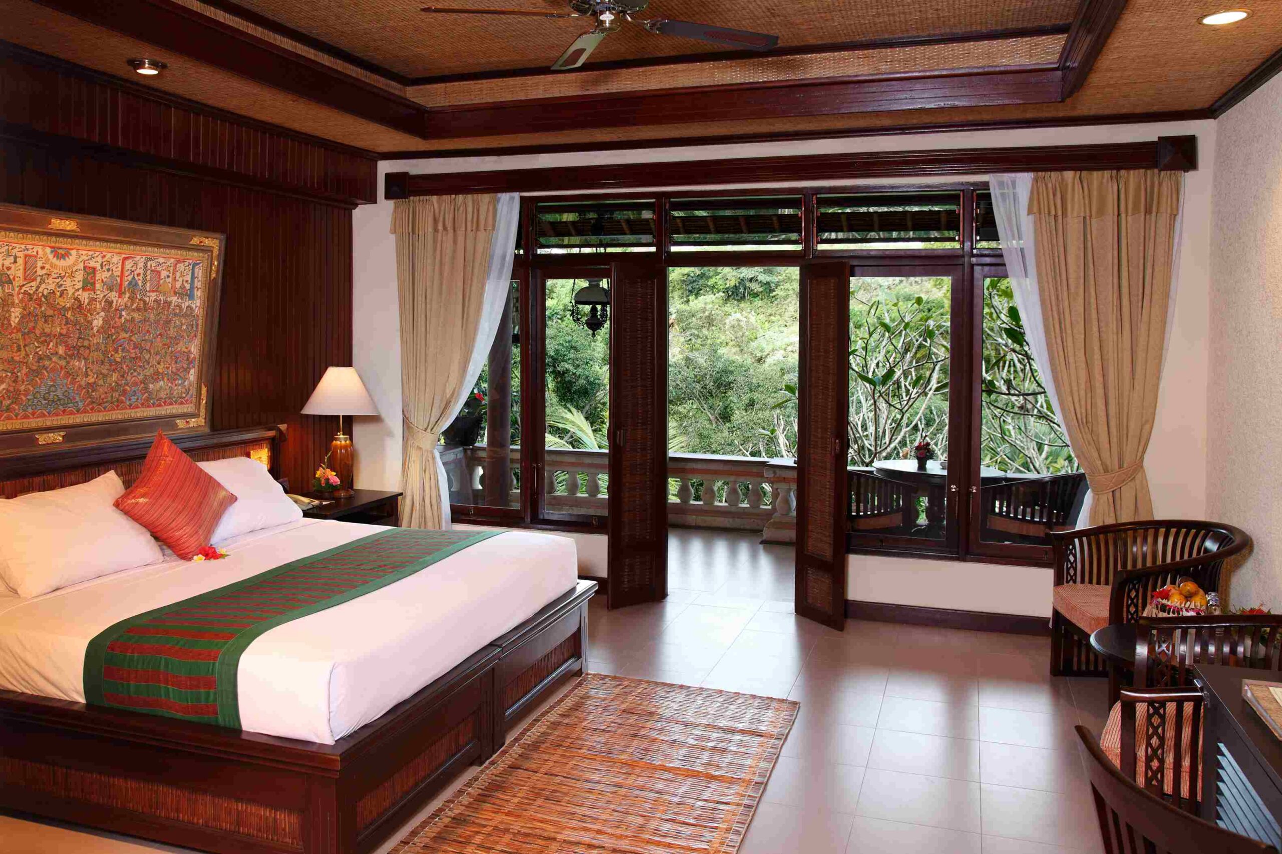 Premier Raja Room