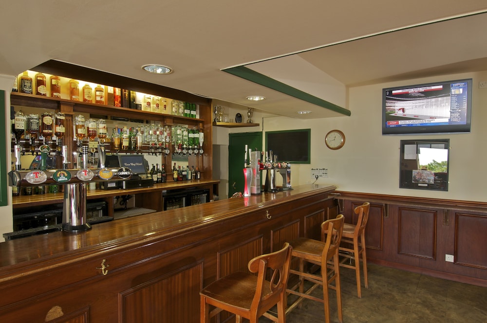 Cove Bay Hotel 6/60