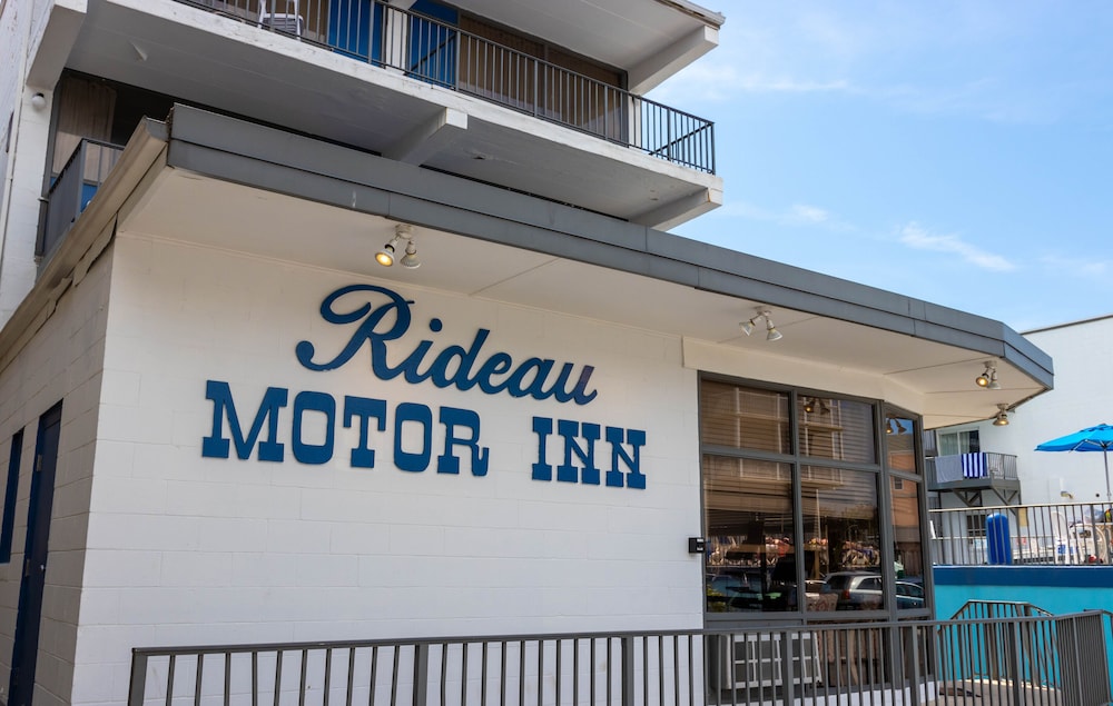 Rideau Motor Inn photo1