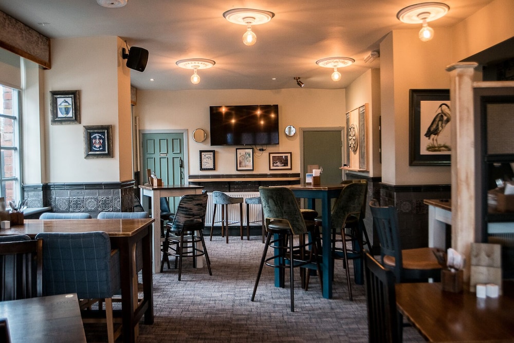 Cat and Lion Country Pub and Hotel 33/51