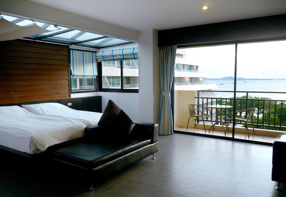BAAN KHUN NINE 10/32