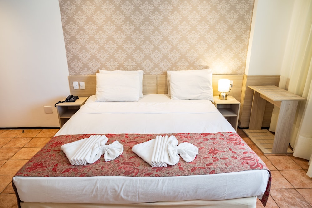 Plaza Praia Suites 23/75