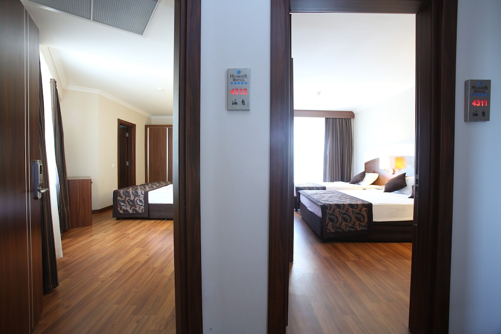Throne Beach Resort and Spa 16/50