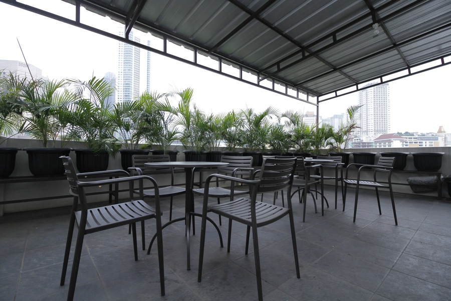 Reddoorz Plus Near Plaza Indonesia 22/26