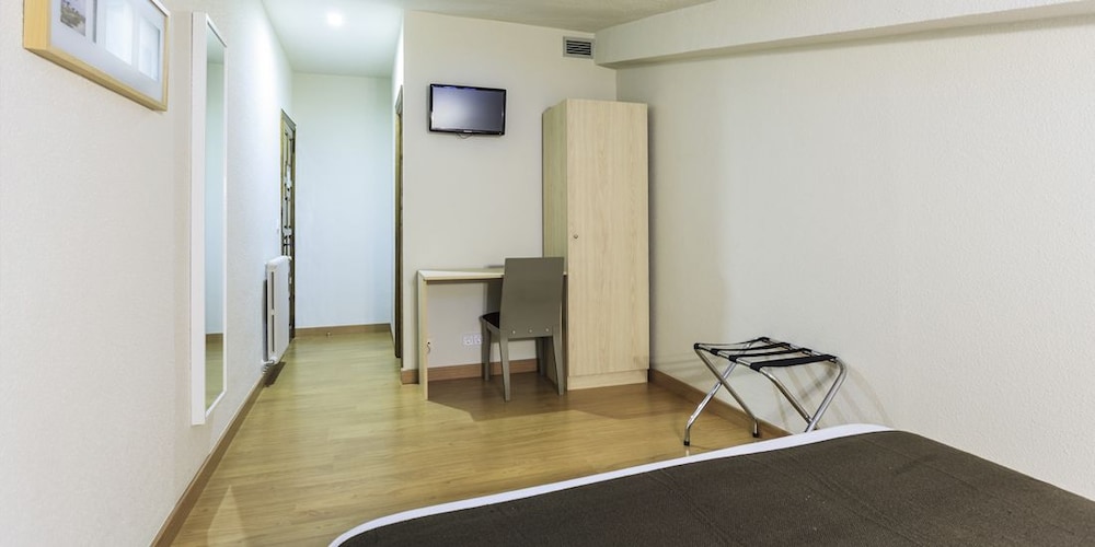 Los Guardeses Hotel 47/50