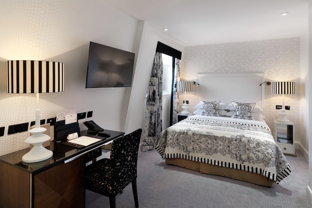 THE MANDEVILLE HOTEL 24/62