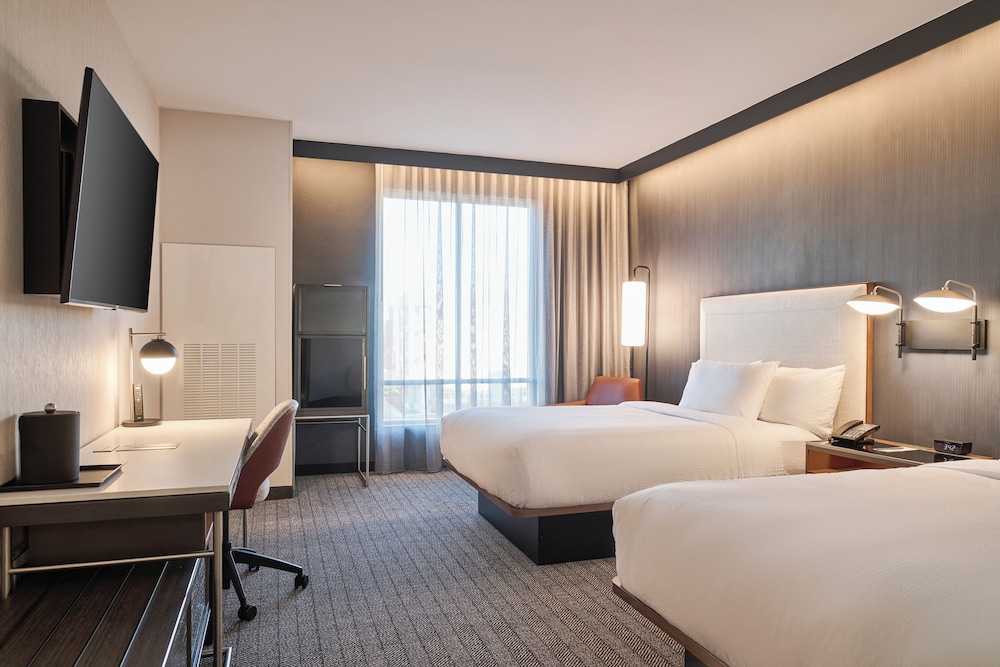 Courtyard by Marriott Madison 11/49