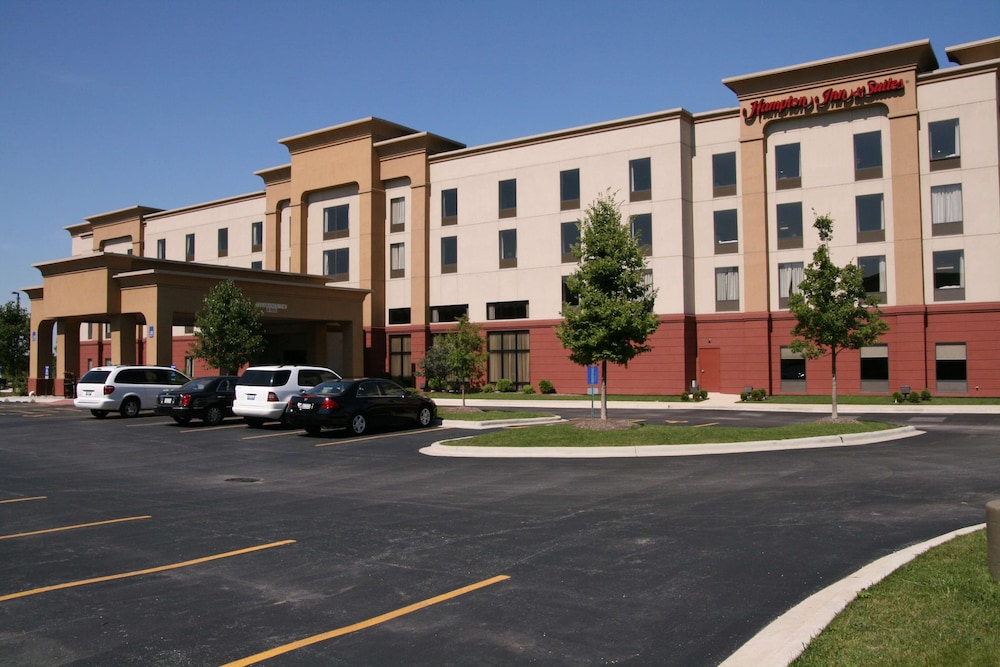 HAMPTON INN SUITES BOLINGBROOK