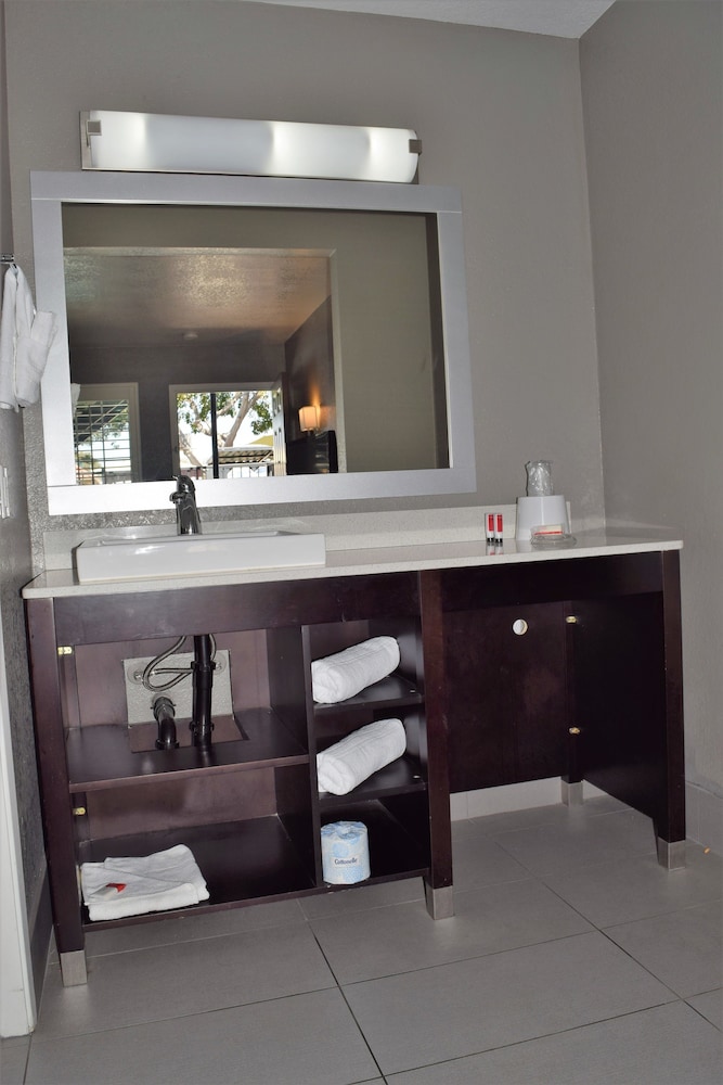 Studio6 Suites San Ysidro, CA – San Diego South Bay 8/51