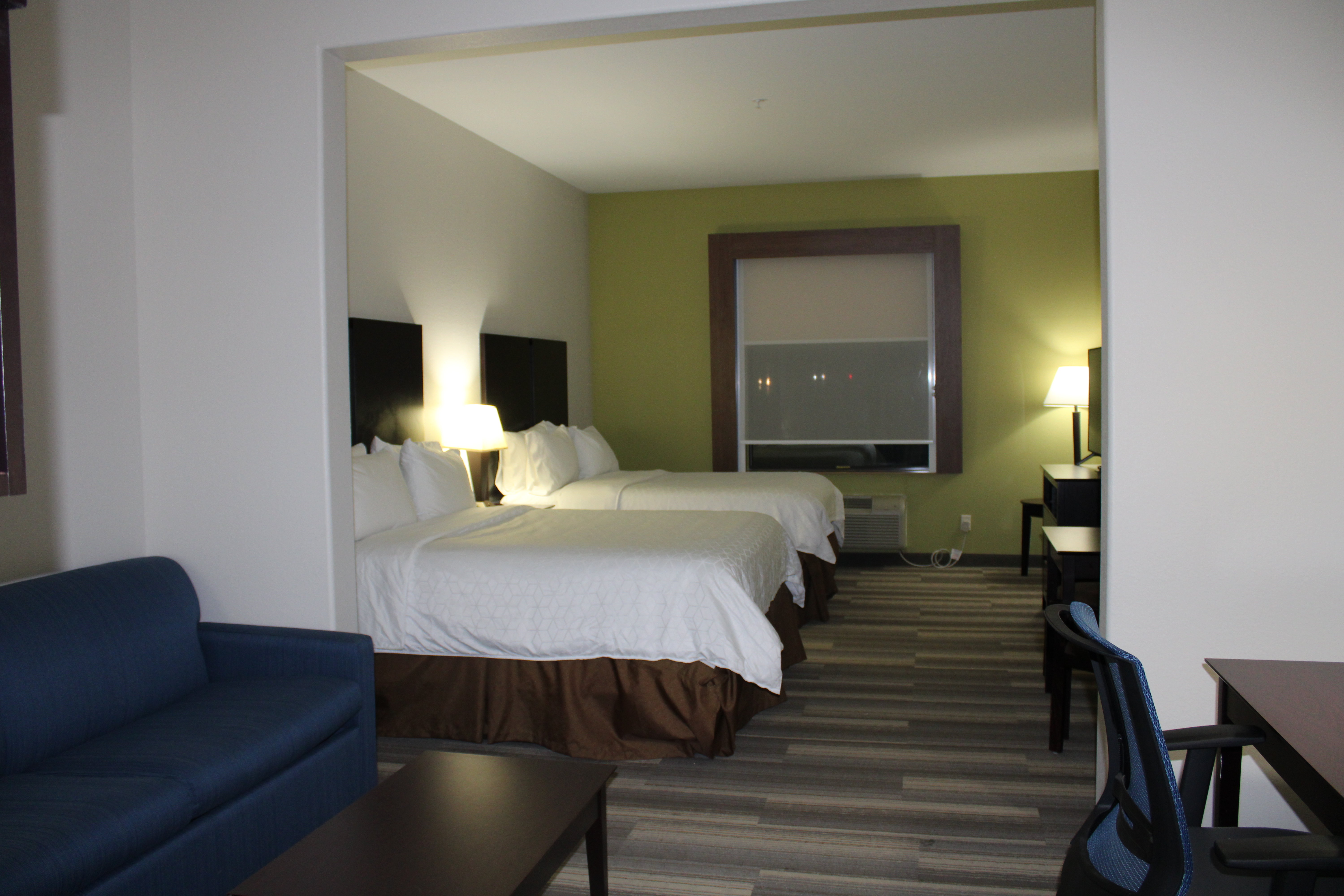 Holiday Inn Express Hotel and Suites Heber Springs 12/30