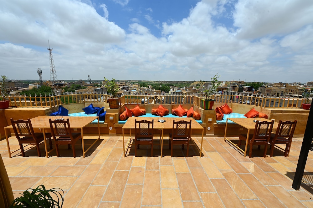 Gaji Hotel 53/64