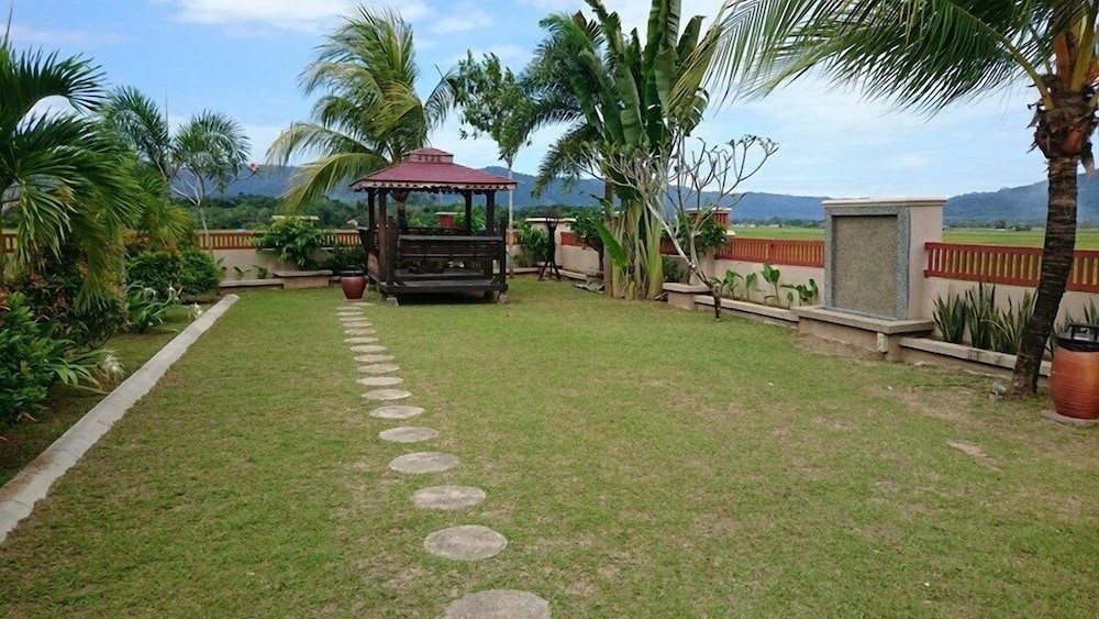 Jasmine Villa Tropical Garden 34/44
