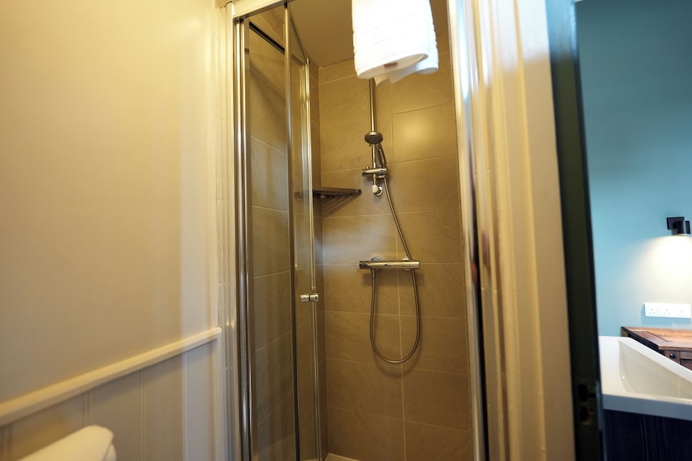 Whisky Vaults Hotel 50/50