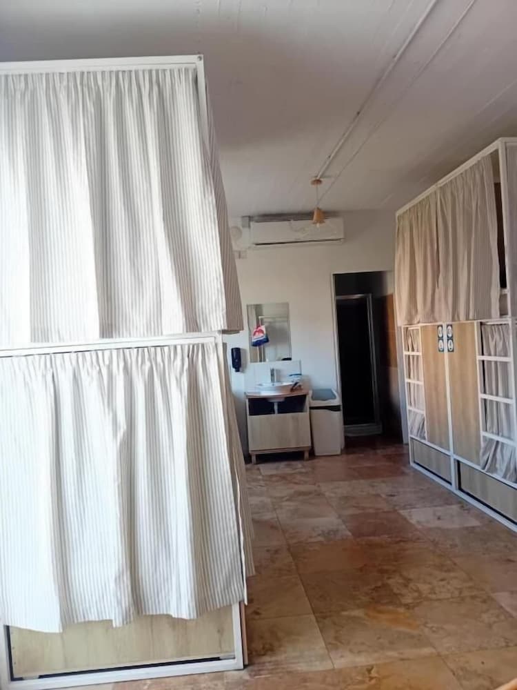 Inhawi Hostel 18/50