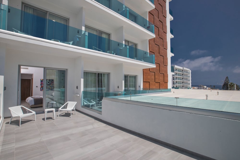 Blue Ivy Hotel And Suites 42/46