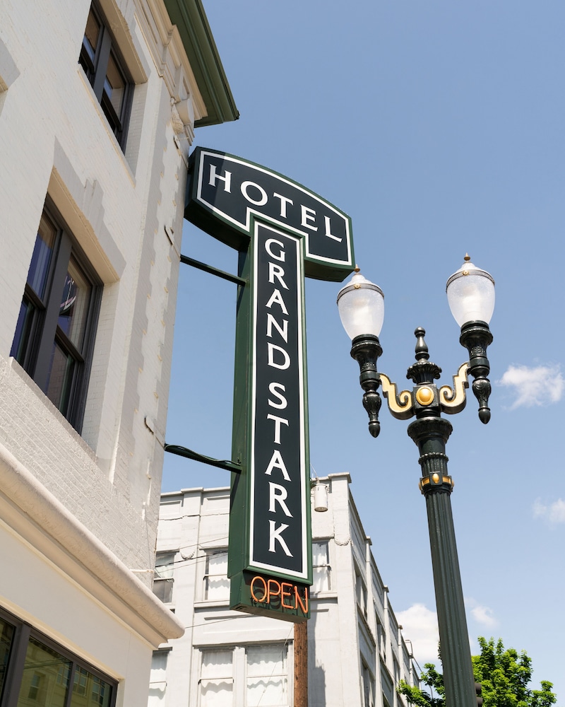 Hotel Grand Stark 10/67