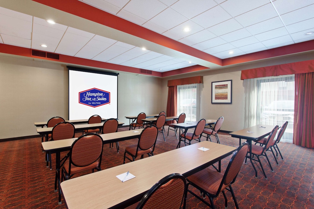 Hampton Inn and Suites Seattle-Airport/28th Ave 28/31
