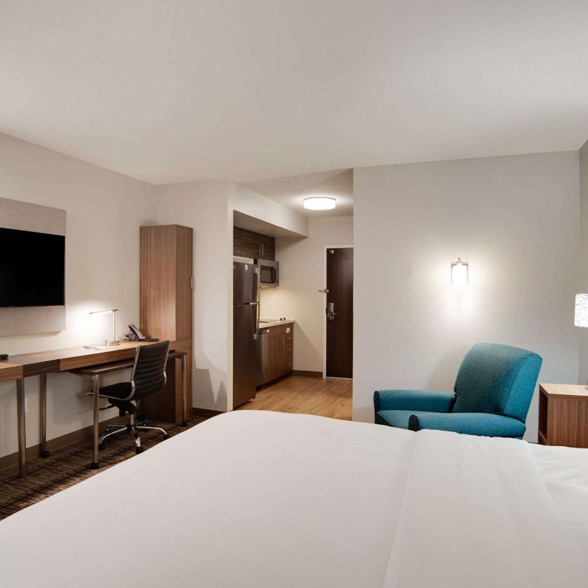UPGRADE, EFFICIENCY, SUITE, KING BED, ACCESSIBLE