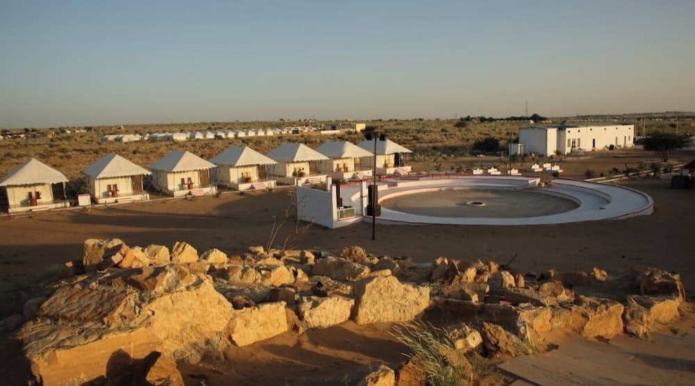 Dynasty Desert Camp 33/50