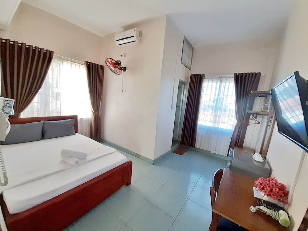 Amy Hostel Hue 46/65