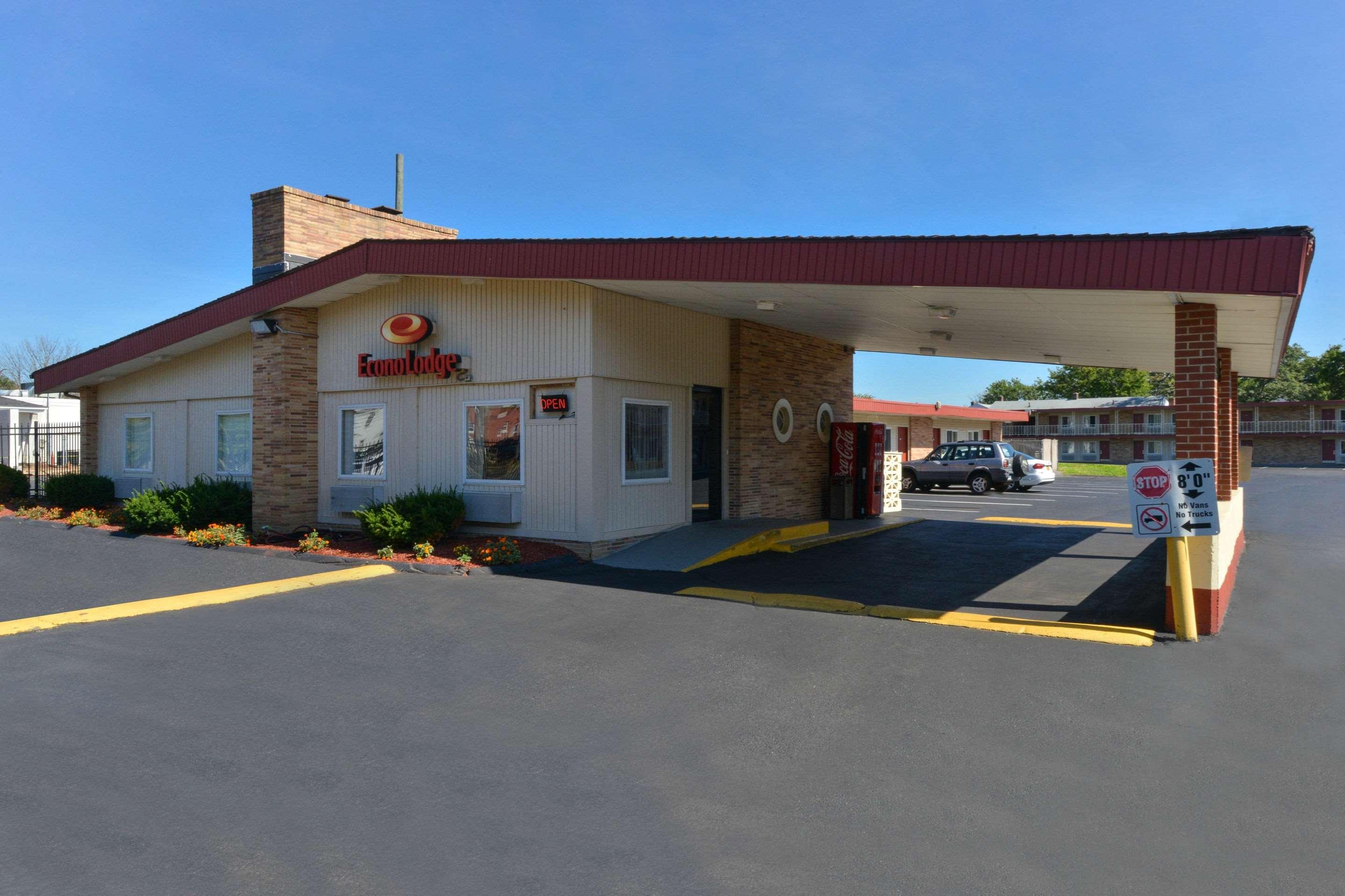 Economy Inn East Hartford CT 50/60