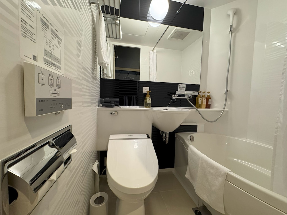Travelodge Kyoto Shijo Karasuma 48/50