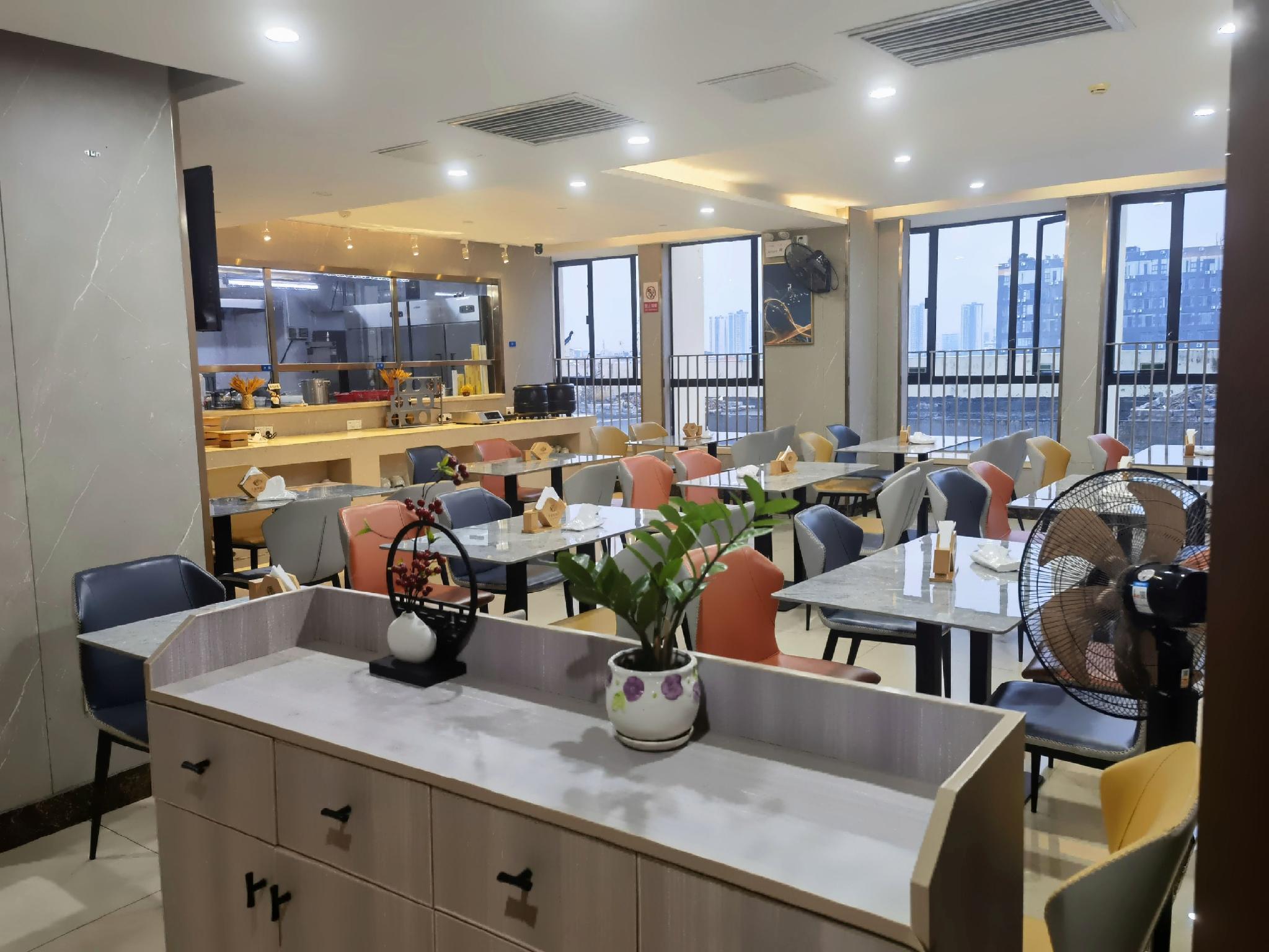 Vienna Hotel Lecong Furniture City Store 36/40