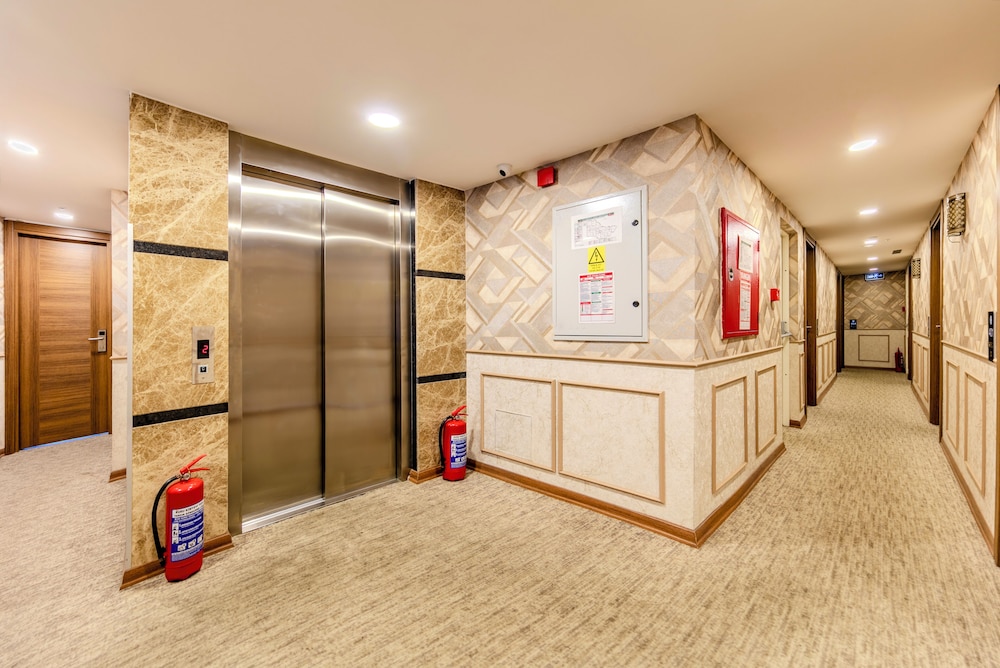 Sultan Hamit Hotel 11/57