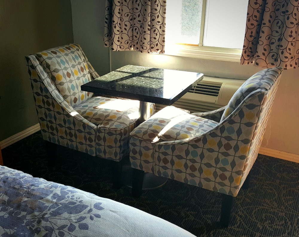 Best Budget Inn Fresno 22/28