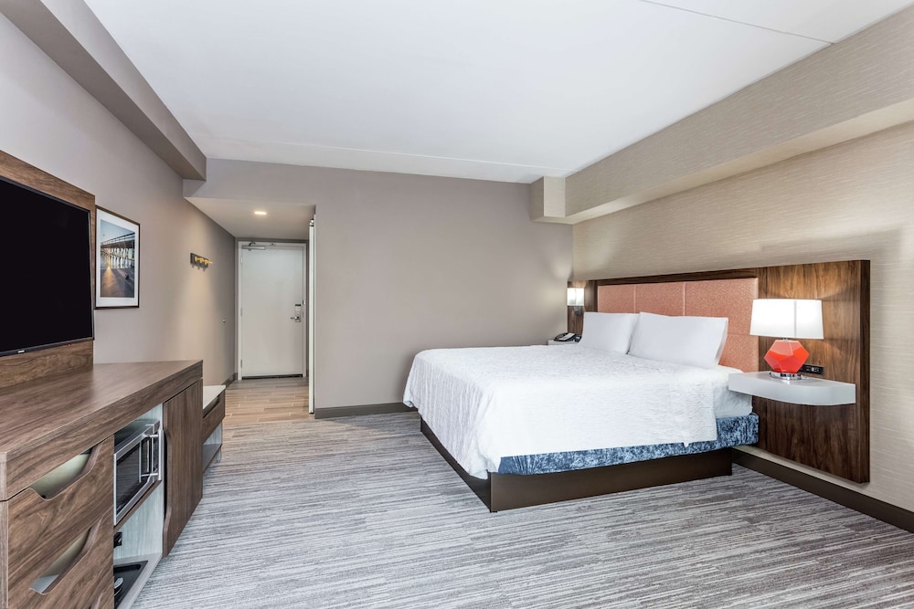 Hampton Inn & Suites Kittery-Portsmouth 18/45