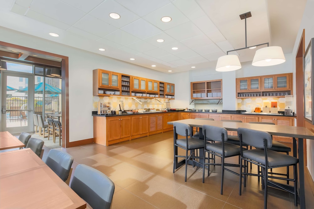 Hyatt Place UC Davis 37/50