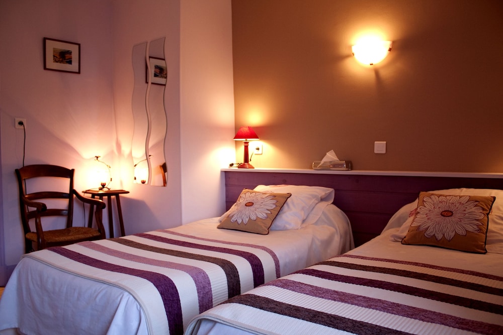 HOTEL LES TILLEULS 5/28