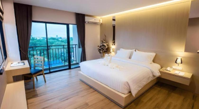 L Hotel 34/58