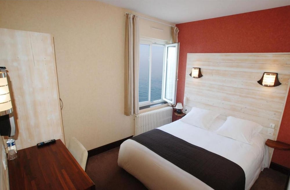 ALBA HOTEL 8/25