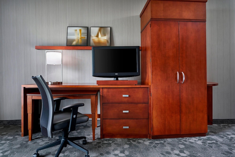 Courtyard by Marriott Baltimore BWI Airport 36/44
