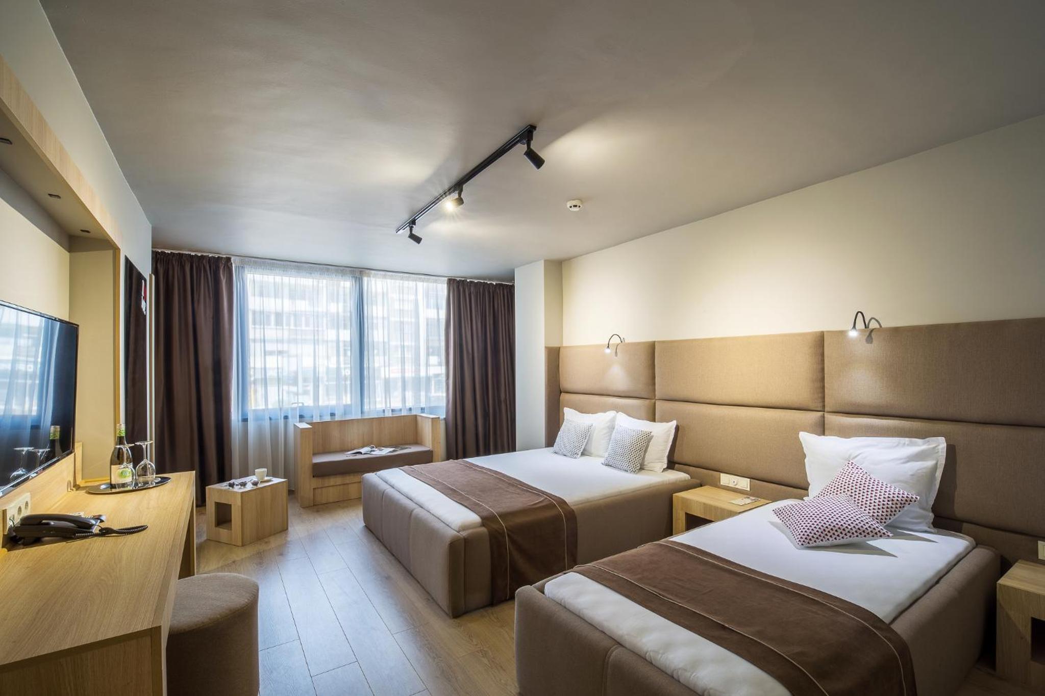 Room, Double Bed, Club Floor