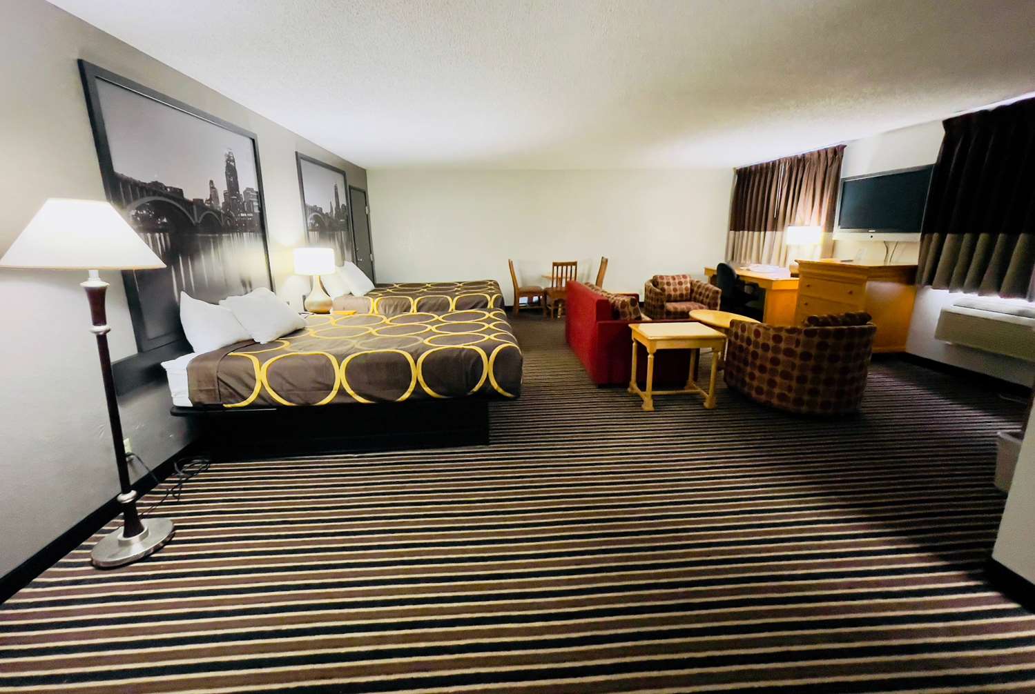 Super 8 By Wyndham Shakopee 16/29
