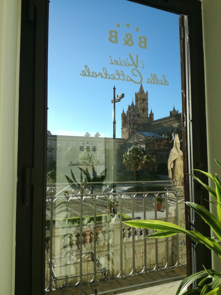 I Vicini Della Cattedrale 23/32