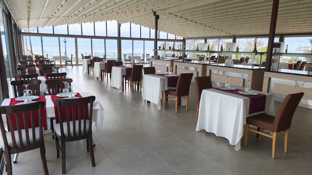 ADA BEACH HOTEL 31/50