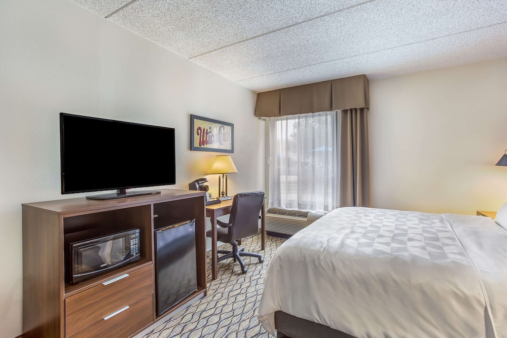 Burrstone Inn, an Ascend Collection Hotel 10/55