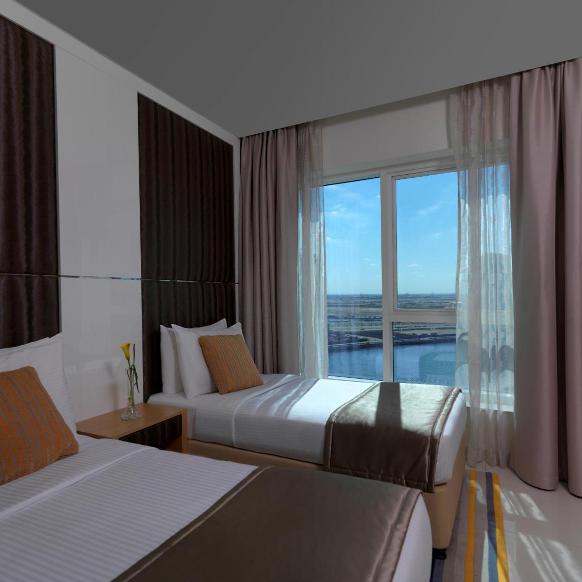 3 Bedrooms, Suite, City Skyline View, Kitchenette