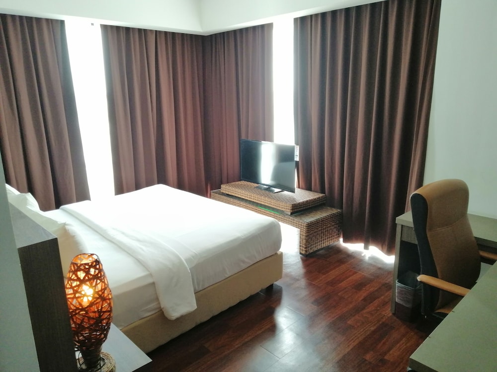 Nexus Regency Suites & Hotel 30/69