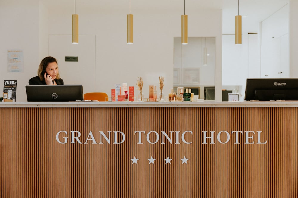Grand Hotel Tonic 6/76