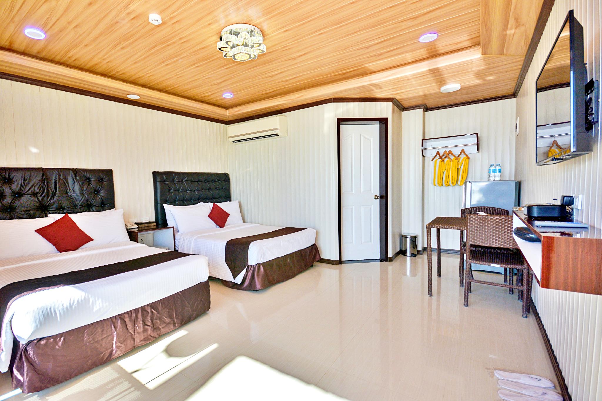 Premier, Suite, 2 Queen Beds, Beach Front