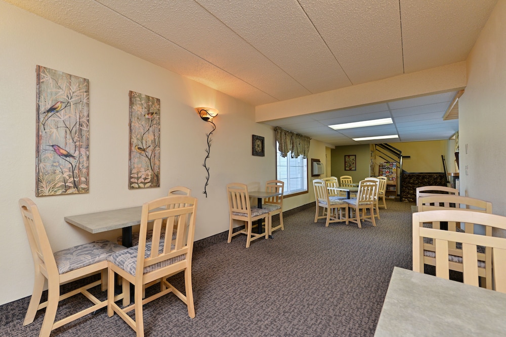 Super 8 by Wyndham Rapid City 35/42