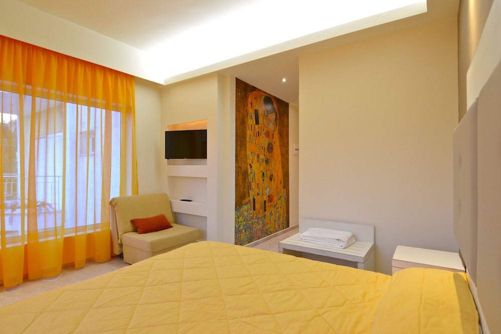 Paloma Blanca Hotel 24/55