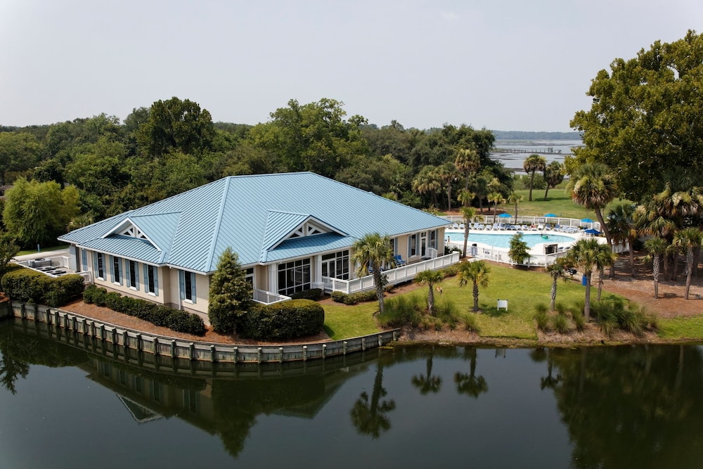 Bluewater Resort And Marina By Spinnaker Resorts 49/55