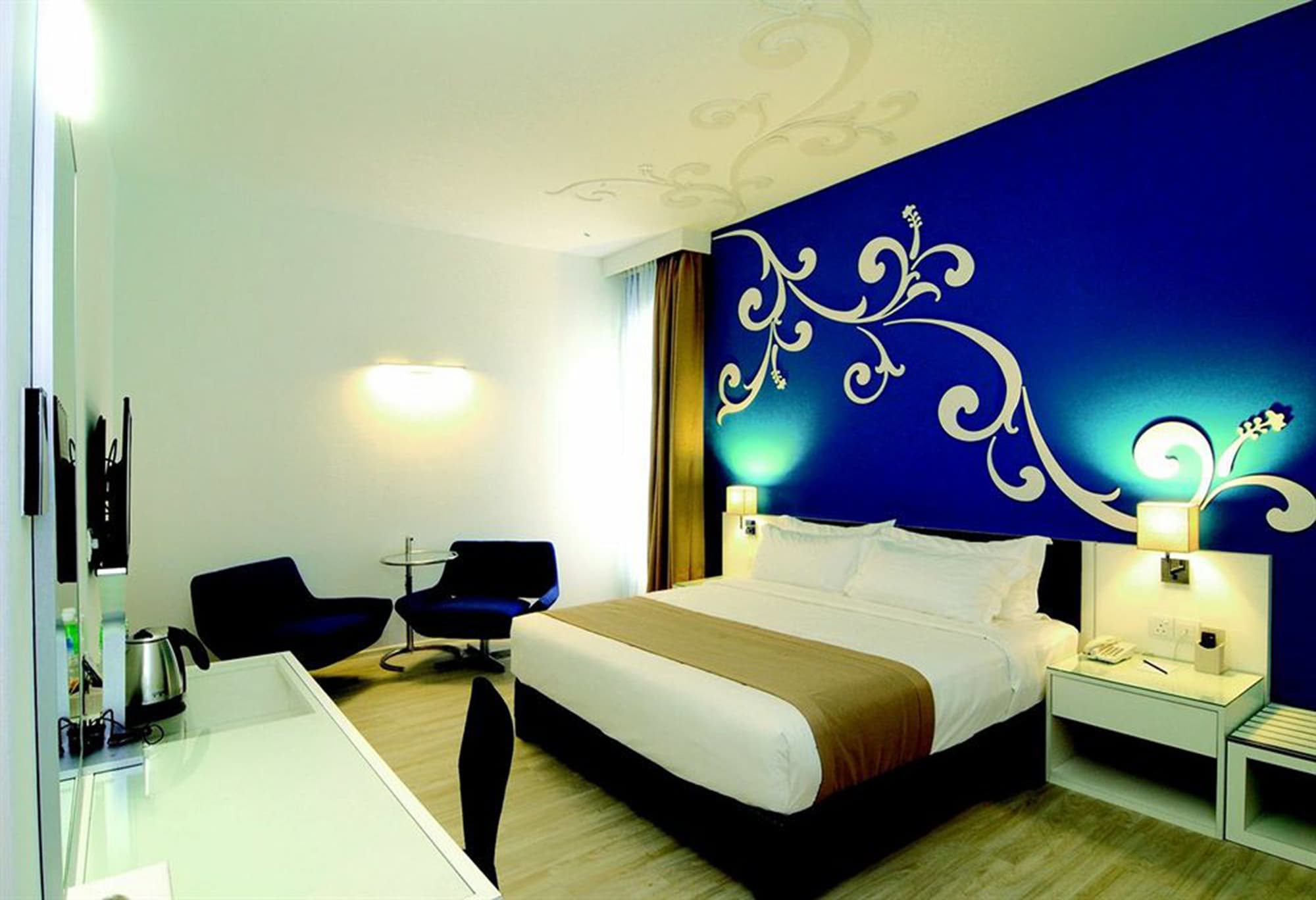 Deluxe, King Bed