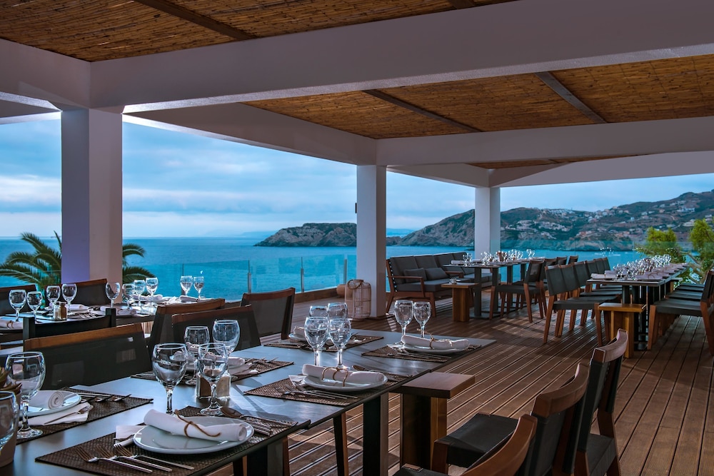 Peninsula Resort & Spa 49/62