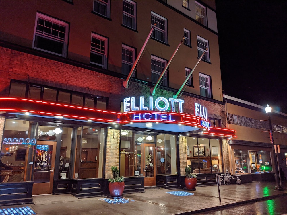 Hotel Elliott 3/77